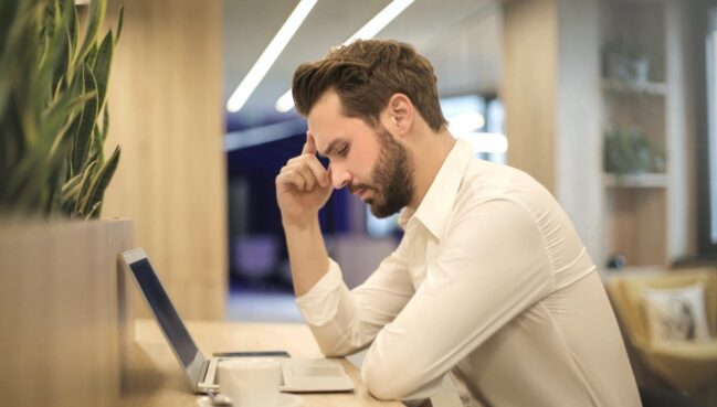 Man-working-on-laptop